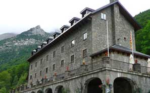 Paradores